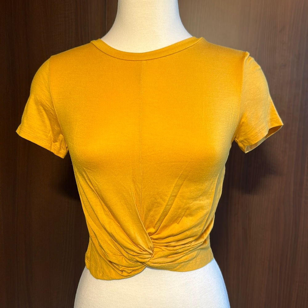 Yellow tee shirt